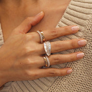 DIAMOND CURVED RING