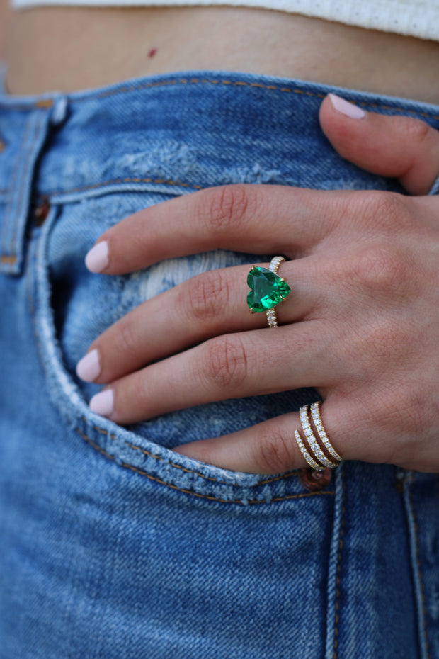 EMERALD HEART RING WITH DIAMOND BASKET AND BAND