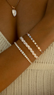 GRADUATED SMALL DIAMOND HEPBURN BRACELET