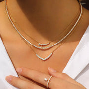 DIAMOND CURVED V NECKLACE