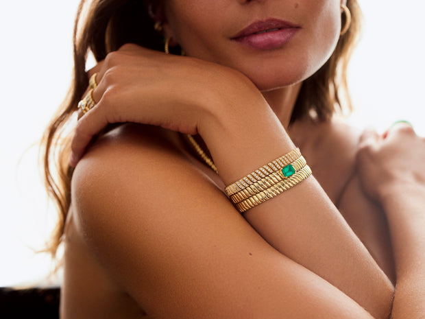 ZOE BRACELET WITH EMERALD CENTER 1.44