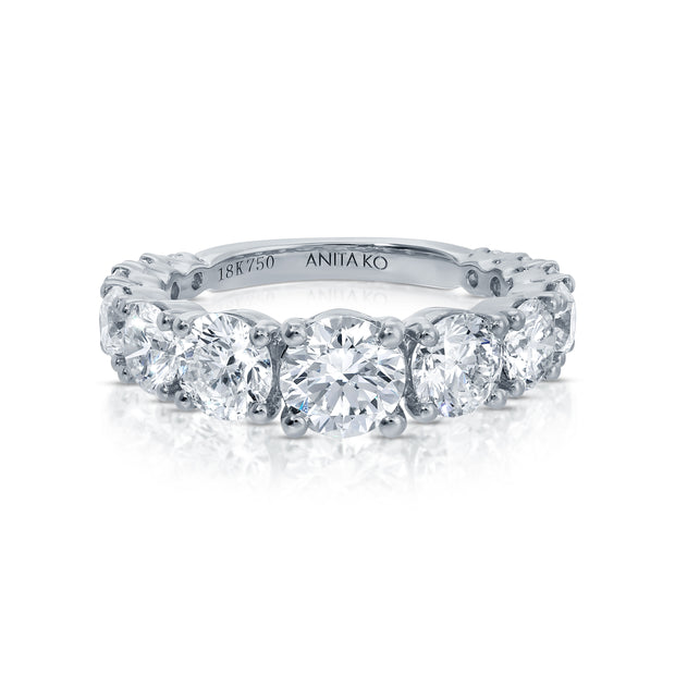 GRADUATED DIAMOND HEPBURN RING