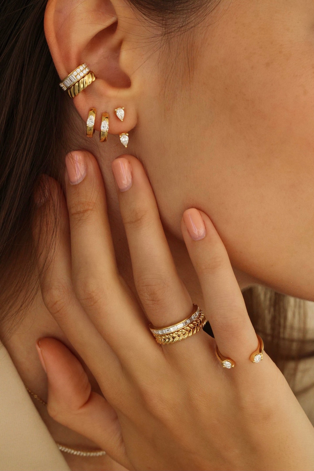 送料関税込【AMY O】Gemstone Flor Huggies ピアス(2色) 国内発 ED032-GPK-418317_grande.jpg?v=